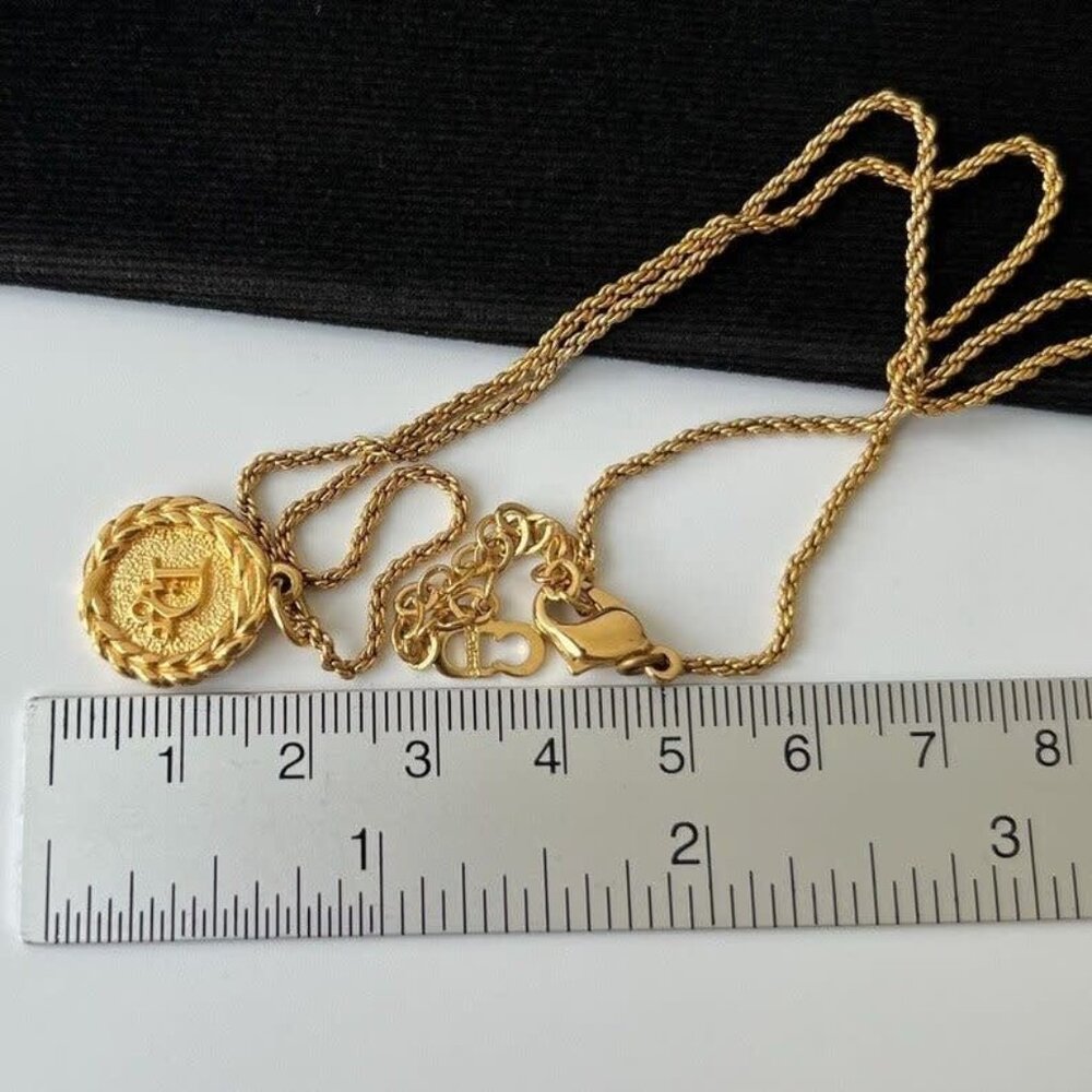 Christian Dior Vintage Gold Plated Necklace Medallion - Picture 8 of 8
